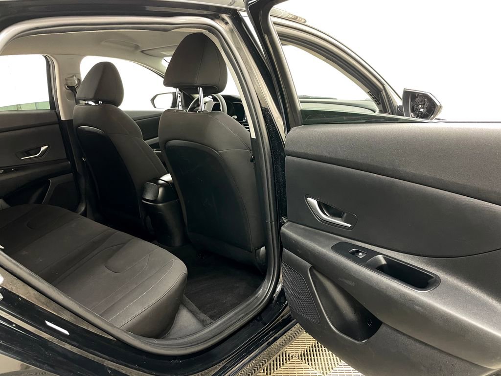 Used 2021 Hyundai Elantra SEL FWD image 34