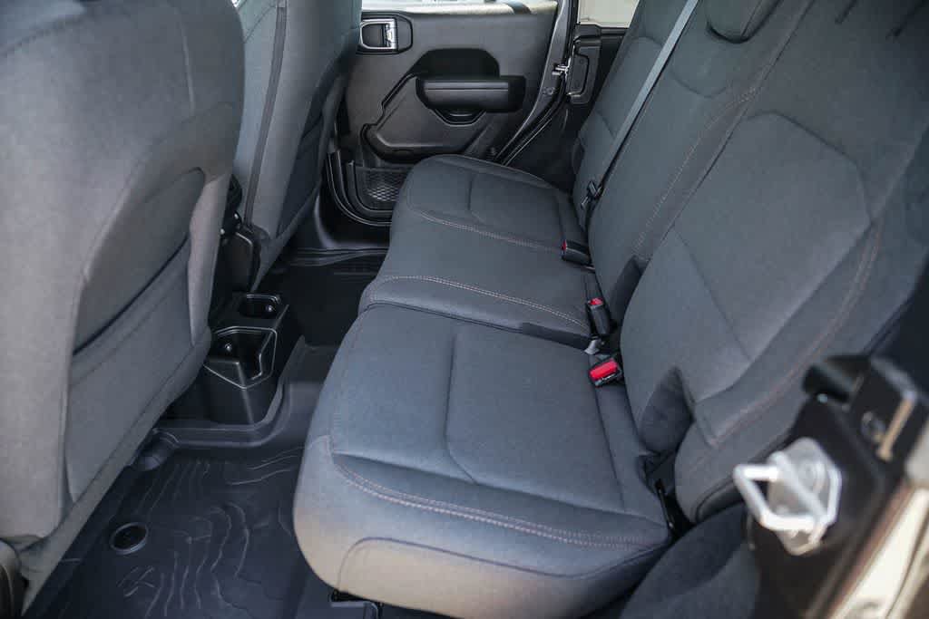 Used 2026 Jeep Wrangler Unlimited Sport AWD/4WD image 17