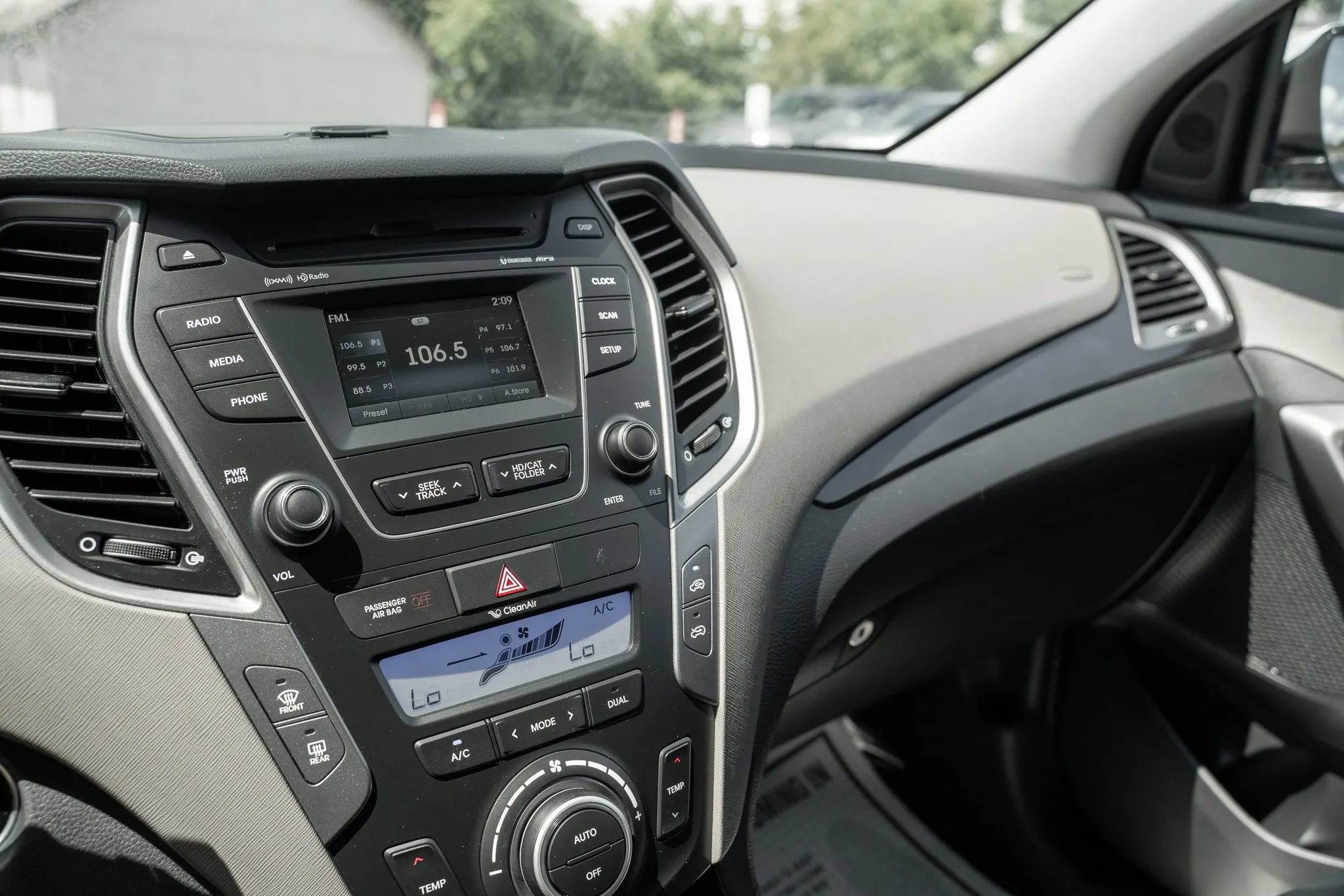 Used 2014 Hyundai Santa Fe Sport w/ Premium Equipment Package 03 FWD image 21