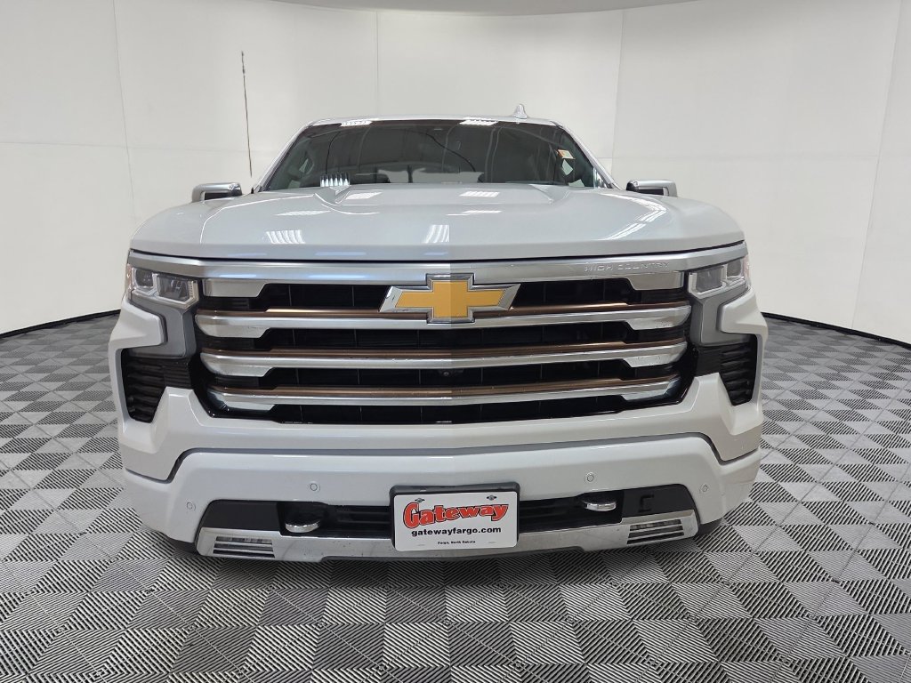 Used 2022 Chevrolet Silverado 1500 High Country w/ Technology Package AWD/4WD image 7