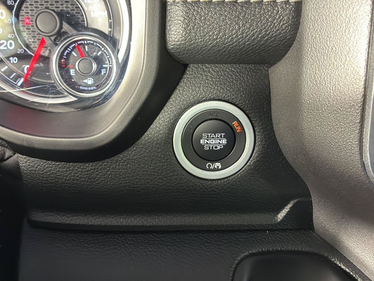 Used 2020 RAM 1500 Laramie w/ Sport Appearance Package AWD/4WD image 33