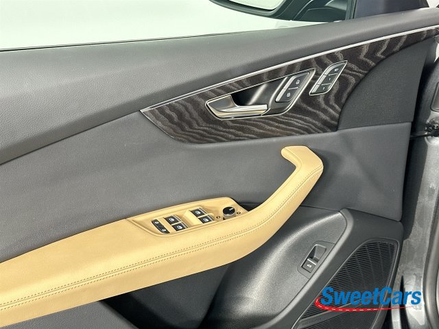 Used 2025 Audi Q8 Prestige AWD/4WD image 38
