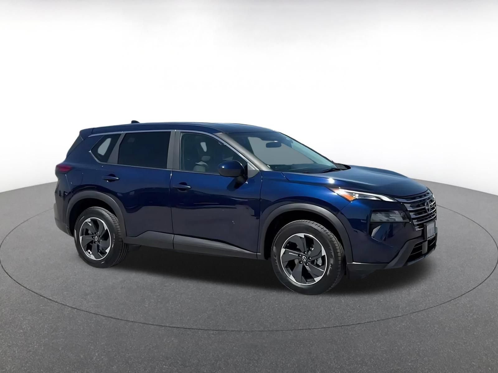Used 2025 Nissan Rogue SV FWD image 2