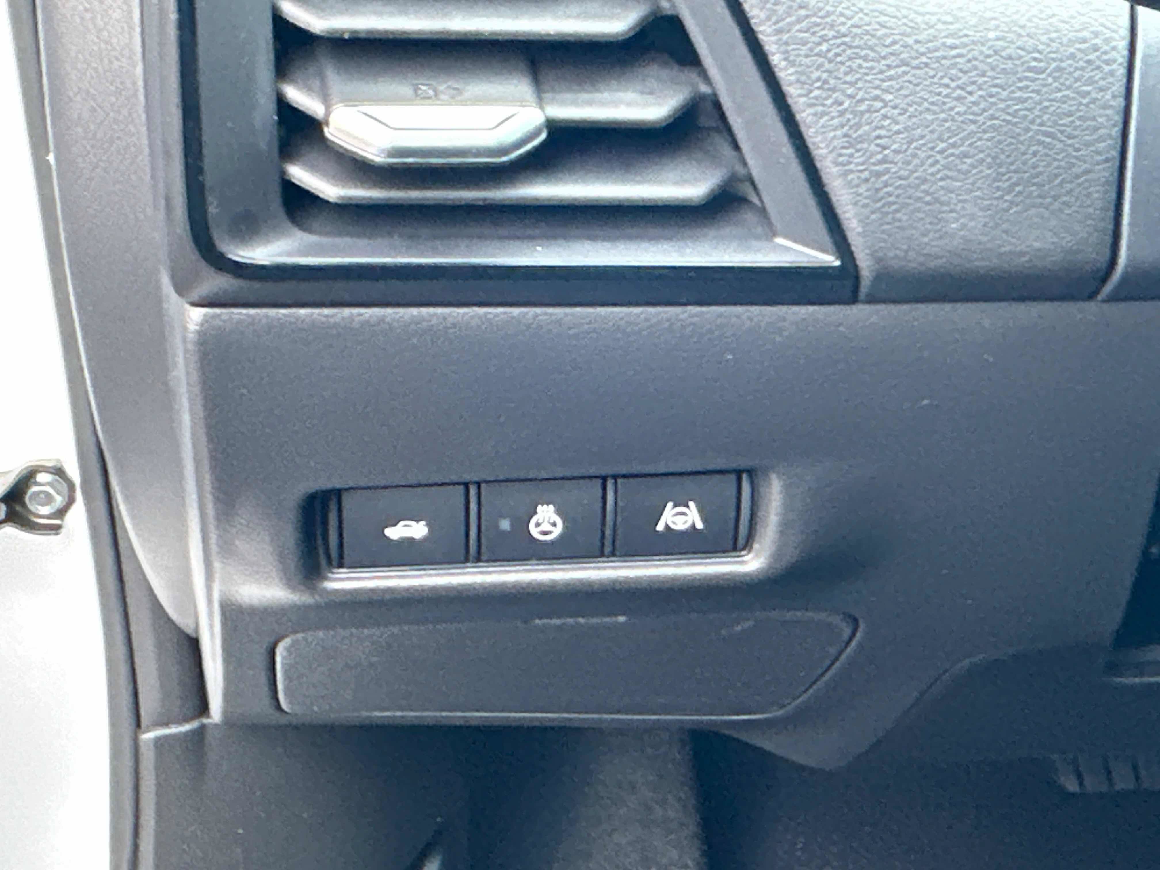 New 2026 Nissan Sentra SR w/ SR Premium Package FWD image 21