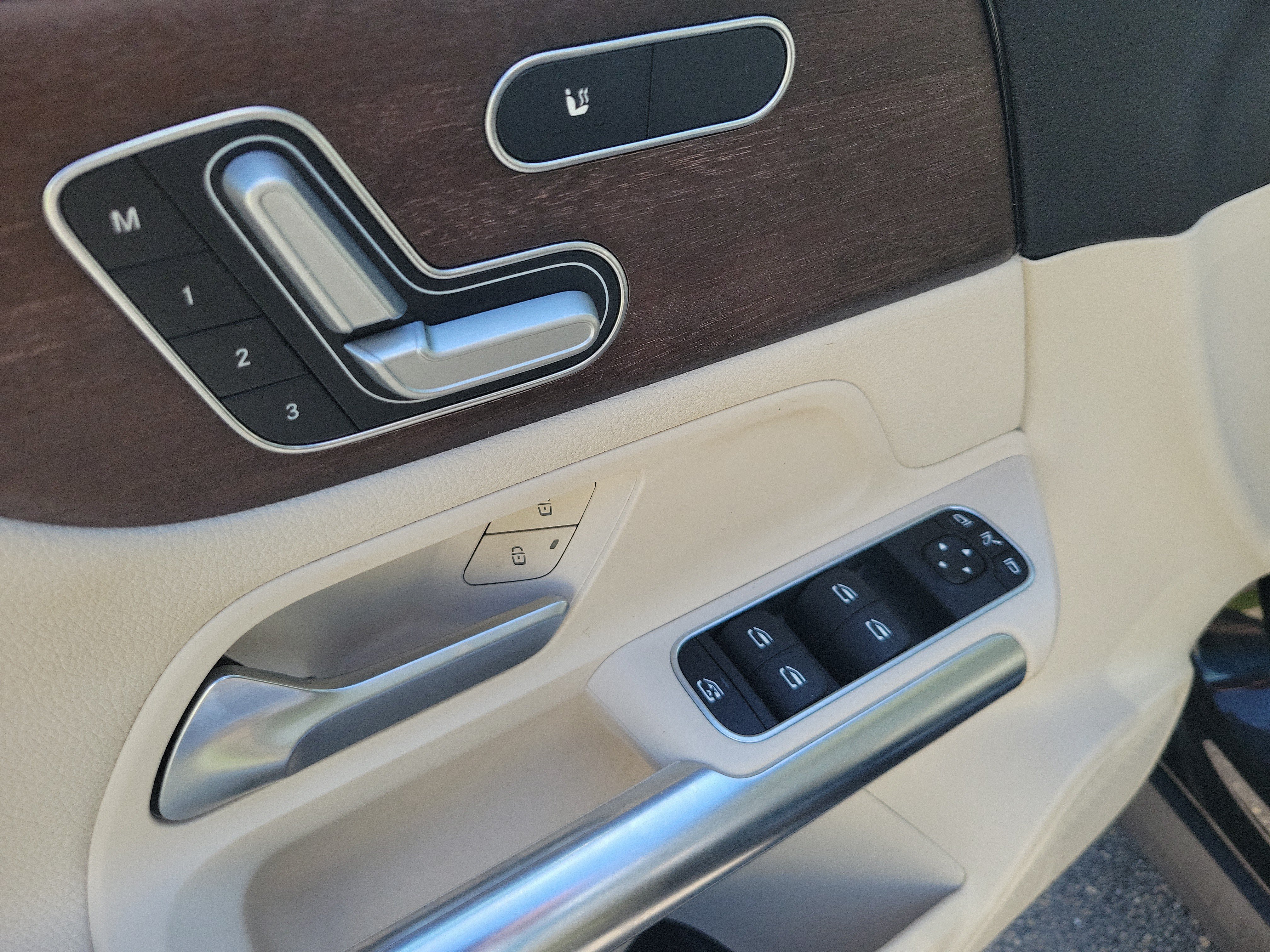 Used 2022 Mercedes-Benz GLA 250 4MATIC image 18