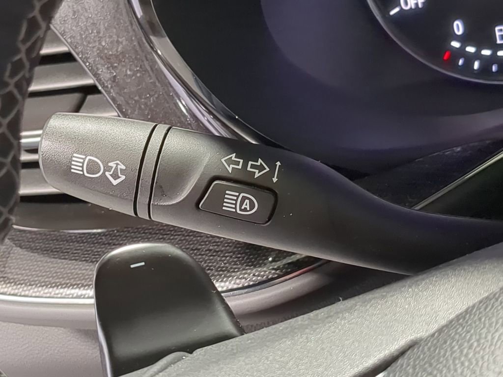 Used 2023 Buick Envision Essence image 26