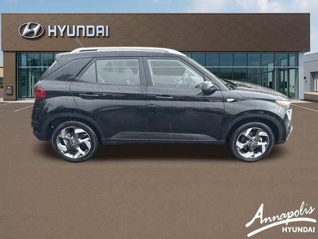 Certified 2024 Hyundai Venue SEL image 6