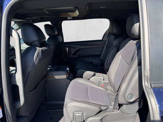 New 2026 Toyota Sienna Platinum AWD/4WD image 9