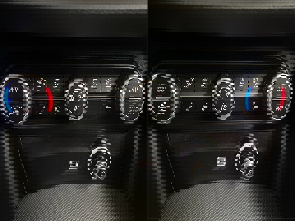 Used 2022 Alfa Romeo Stelvio Veloce image 28