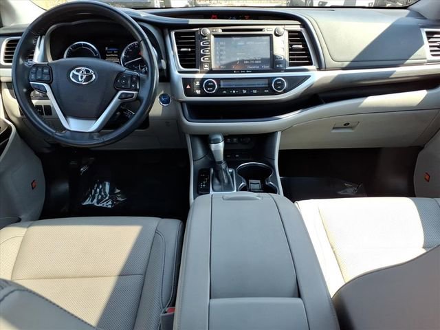 Certified 2019 Toyota Highlander Limited Platinum image 14