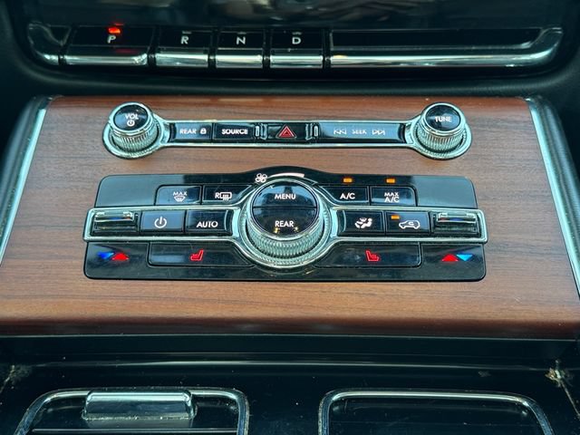 Used 2021 Lincoln Aviator Grand Touring w/ Class IV Trailer Tow Package AWD/4WD image 17