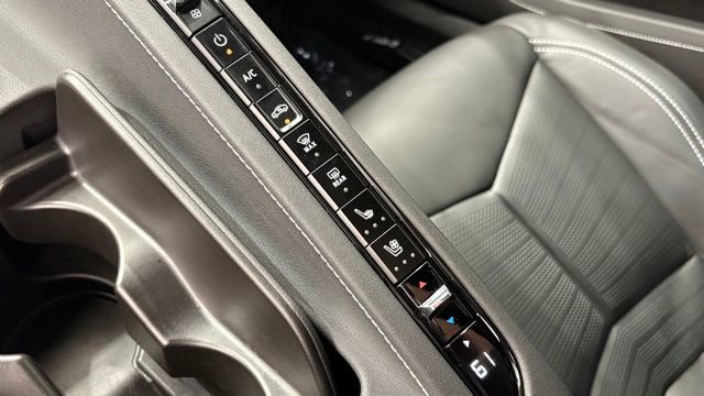 Used 2023 Chevrolet Corvette Stingray Preferred Cpe w/ Z51 Performance Package RWD image 37
