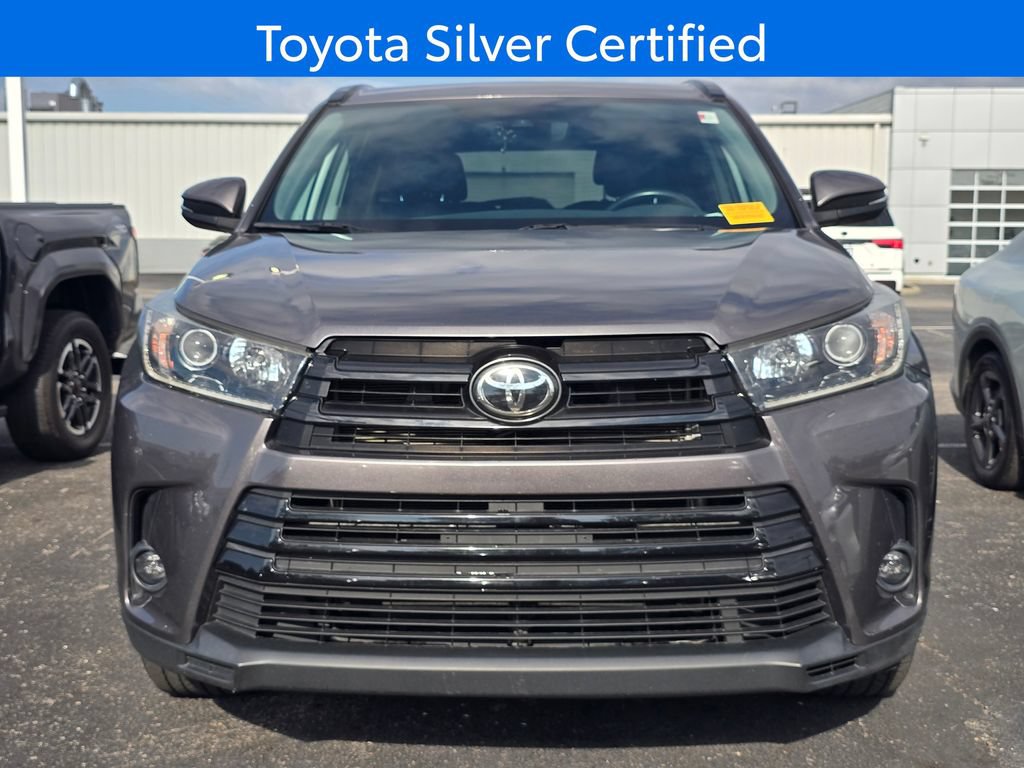 Used 2019 Toyota Highlander SE AWD/4WD image 2