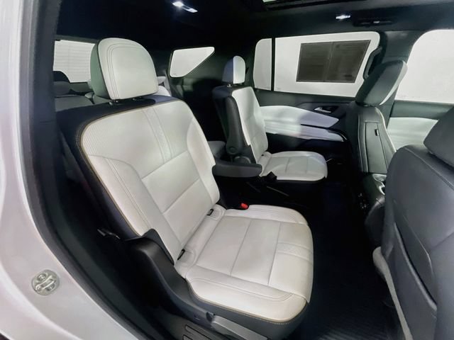 Used 2025 Chevrolet Traverse High Country FWD image 30