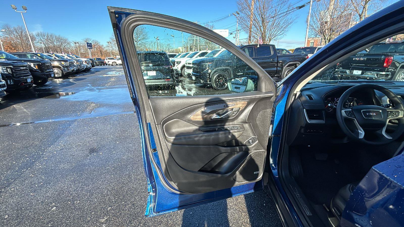 Used 2023 GMC Terrain Denali image 24