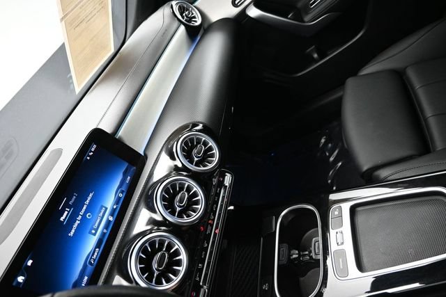 Used 2025 Mercedes-Benz CLA 250 4MATIC image 21