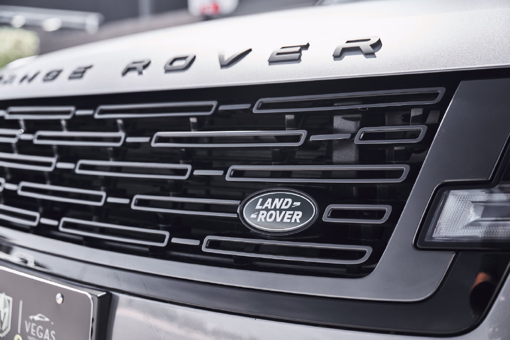 Used 2024 Land Rover Range Rover SE AWD/4WD image 9