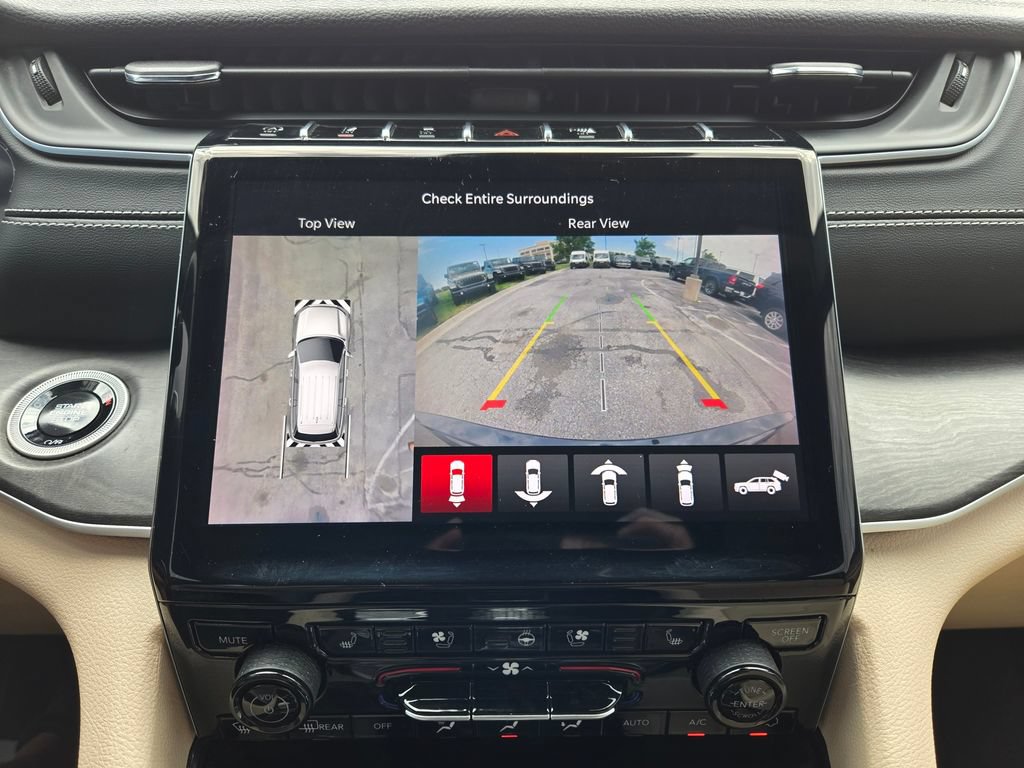 Used 2024 Jeep Grand Cherokee Limited w/ Luxury Tech Group II AWD/4WD image 26