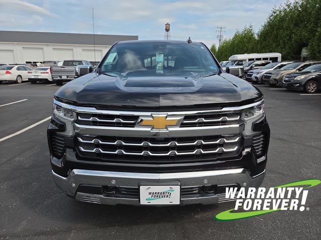 Used 2025 Chevrolet Silverado 1500 LTZ AWD/4WD image 2