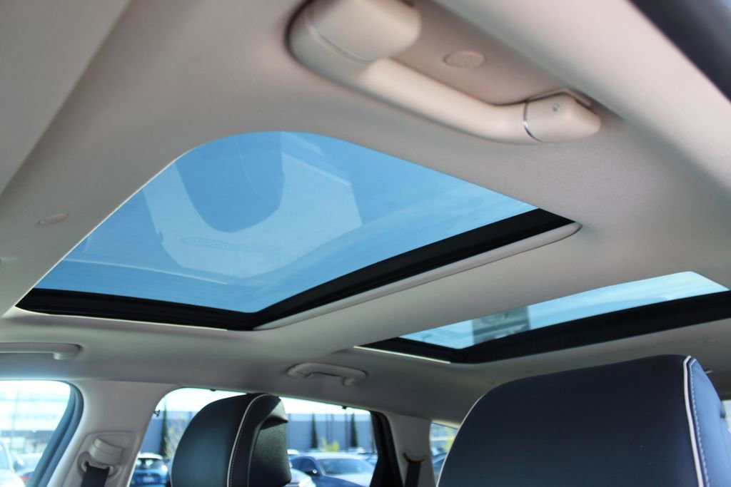 Used 2023 Genesis GV80 2.5T w/ Prestige 20" Package image 17