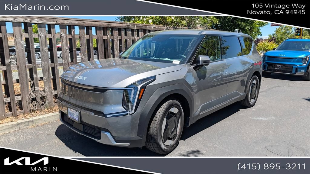 Used 2024 Kia EV9 Light Long Range RWD image 1