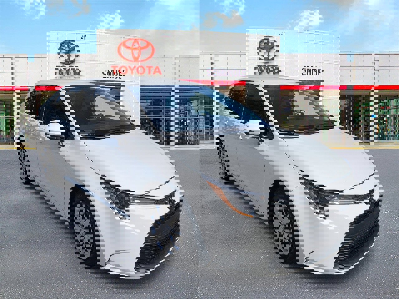 Used 2023 Toyota Corolla LE image 2