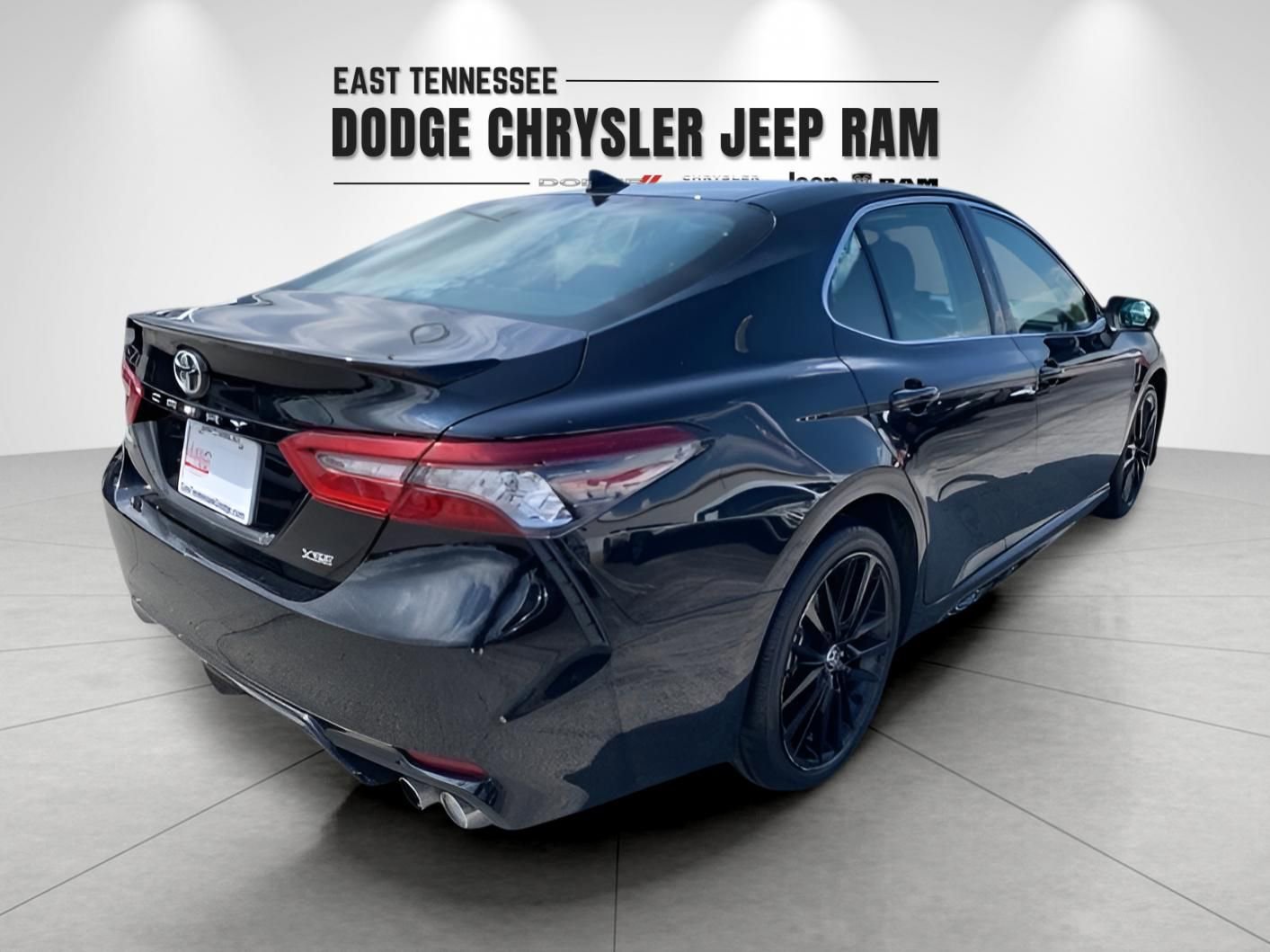 Used 2023 Toyota Camry XSE image 4