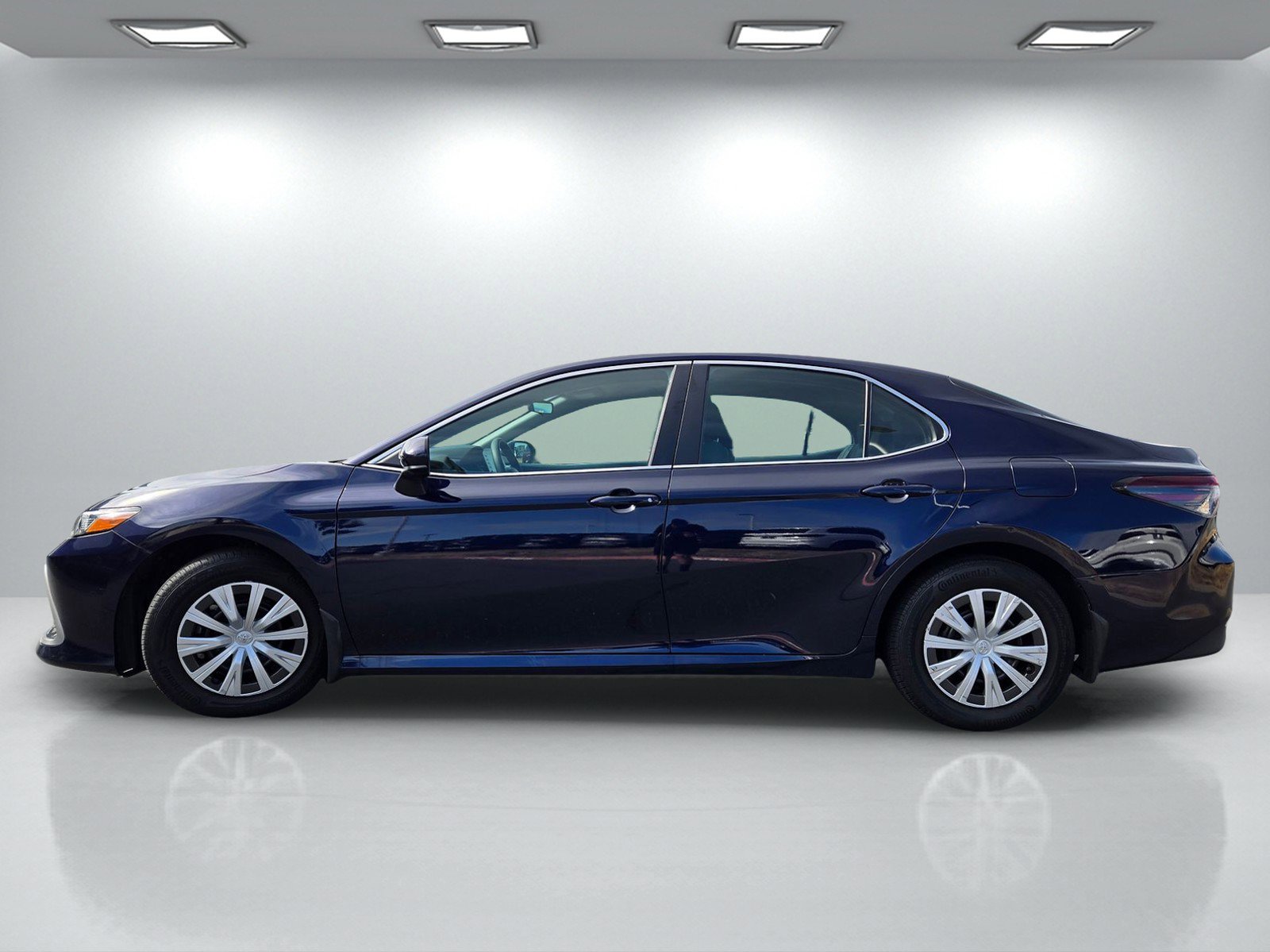 Used 2022 Toyota Camry LE FWD image 7