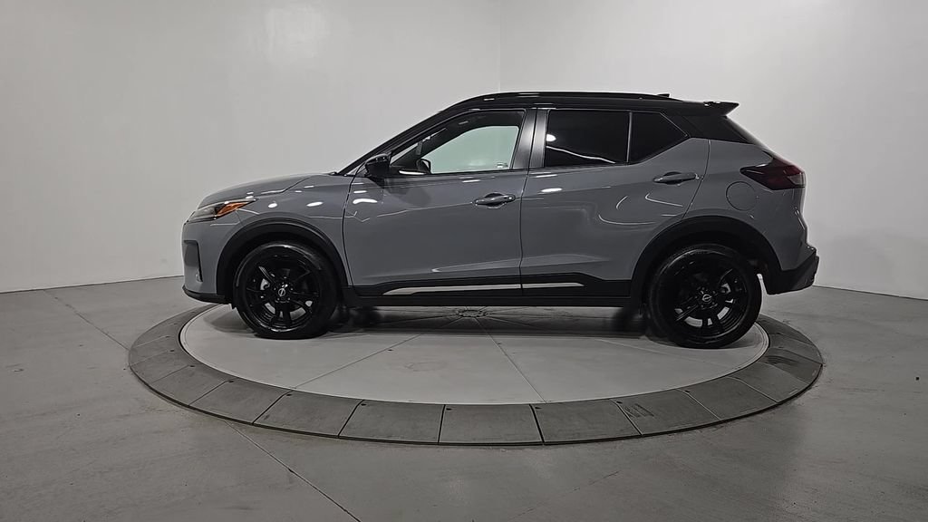 Used 2024 Nissan Kicks SR FWD image 2