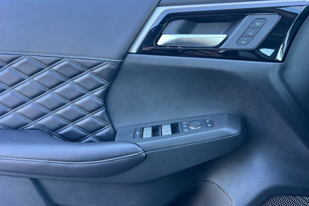 New 2025 Mitsubishi Outlander SEL AWD/4WD image 12