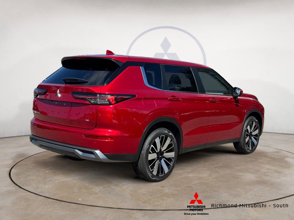 New 2026 Mitsubishi Outlander SE image 3
