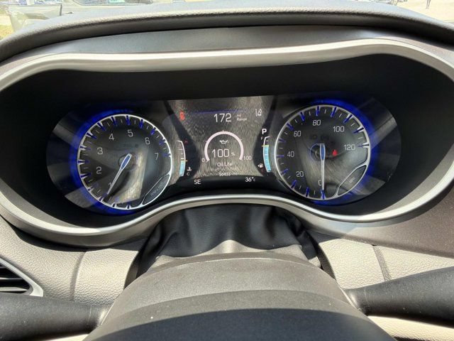 Used 2024 Chrysler Pacifica Touring-L FWD image 25