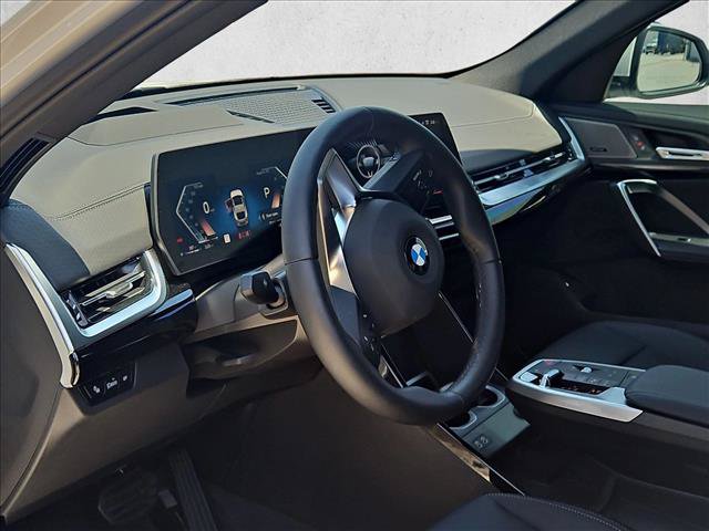 Used 2026 BMW X2 xDrive28i w/ Technology Package AWD/4WD image 2