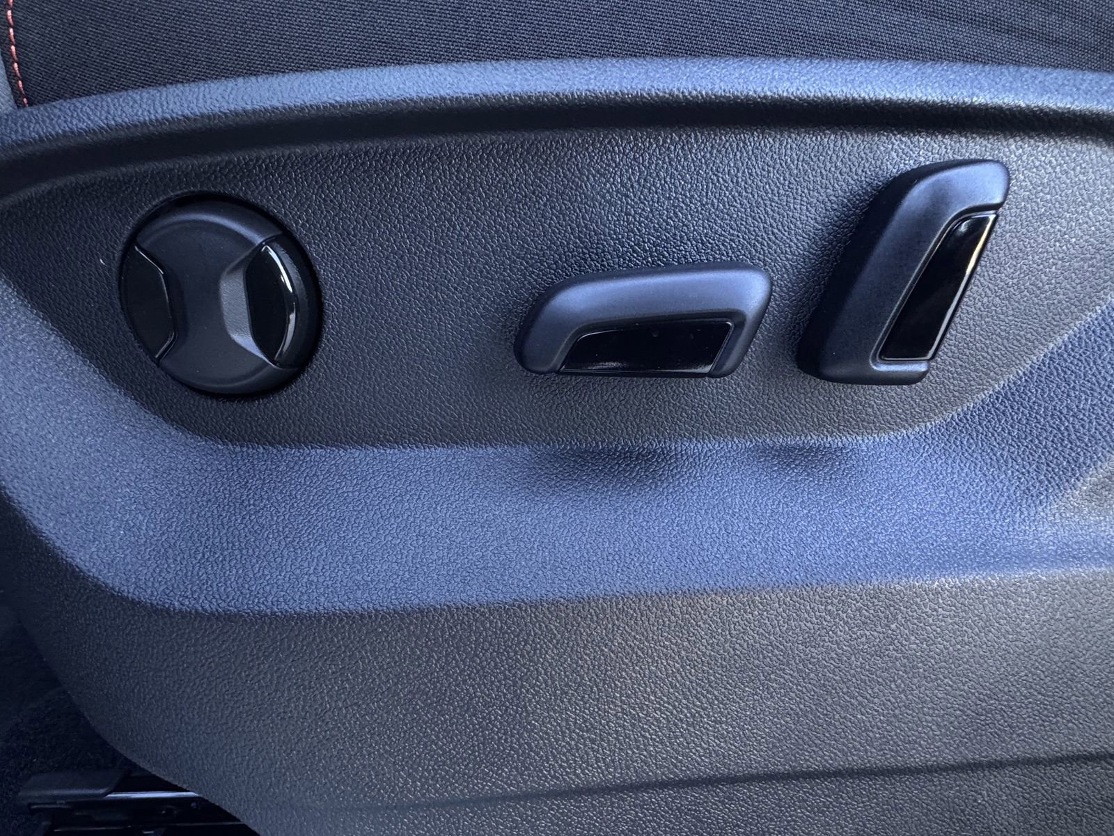 New 2026 Volkswagen Atlas Peak Edition image 25