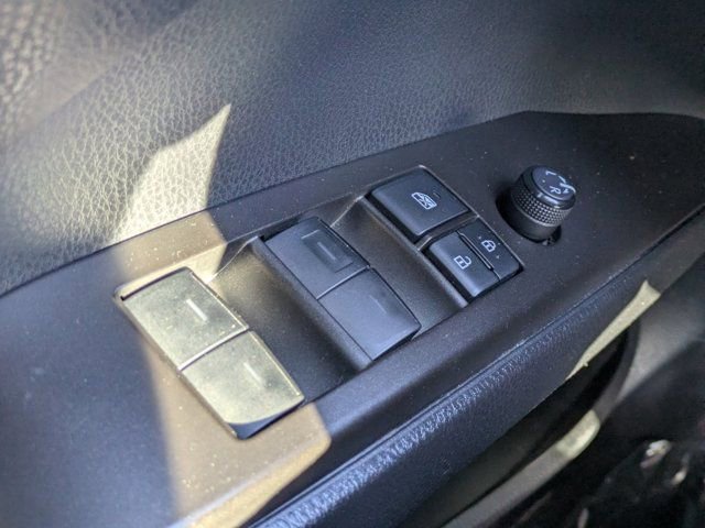 Used 2021 Toyota Camry SE image 19