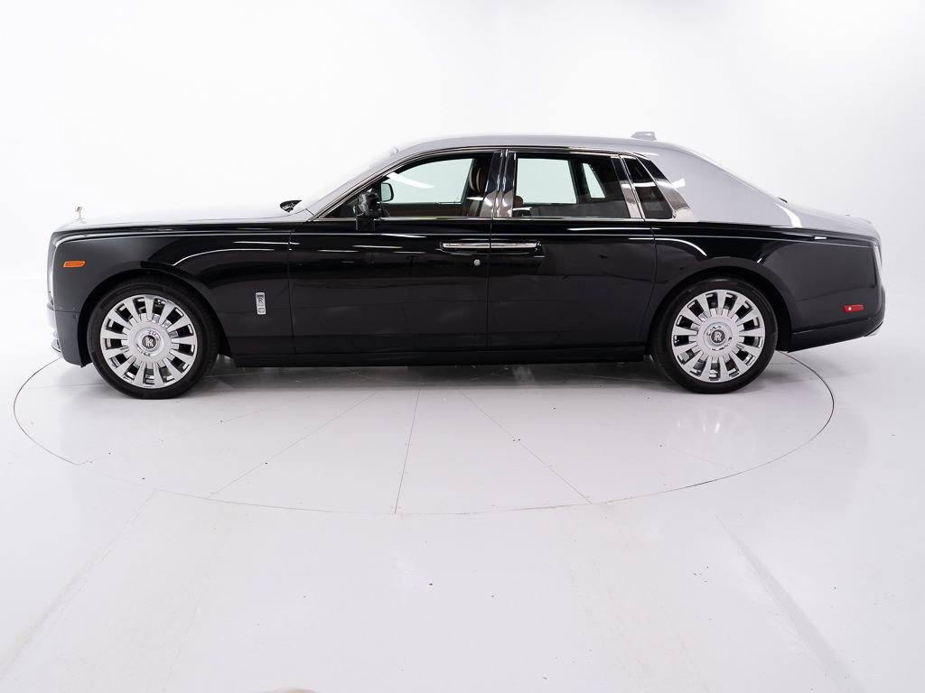 Certified 2023 Rolls-Royce Phantom Sedan RWD image 2