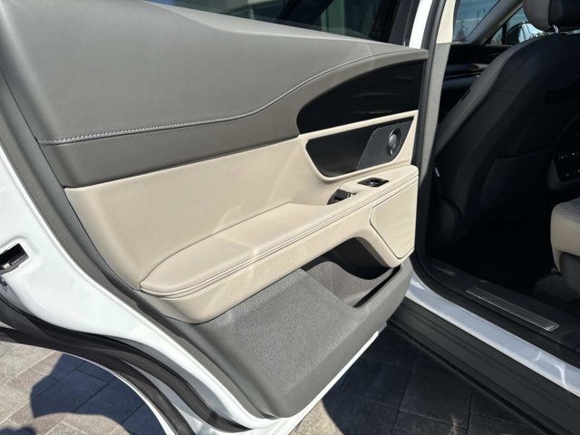 New 2025 Lincoln Nautilus Reserve w/ Jet Appearance Package image 15