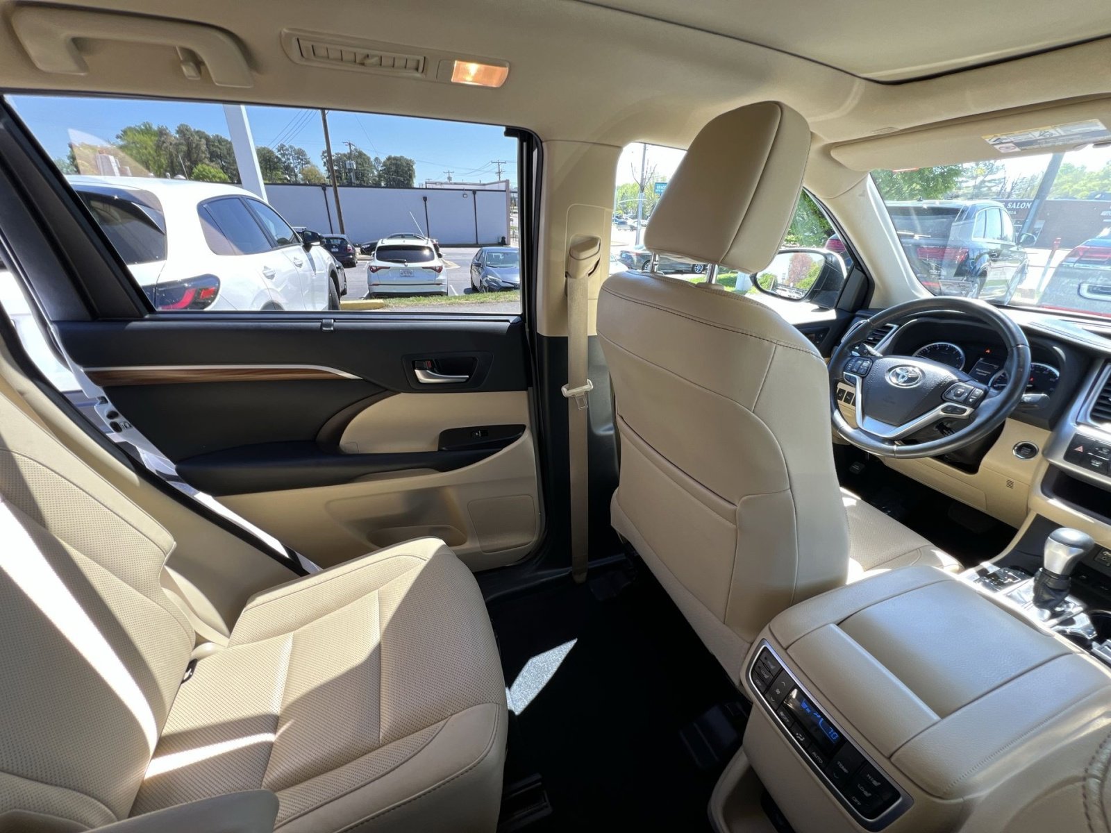 Used 2019 Toyota Highlander Limited Platinum image 4