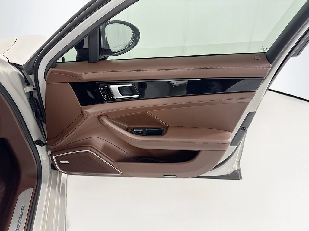 Used 2021 Porsche Panamera RWD image 25