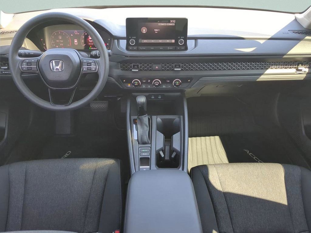Certified 2025 Honda Accord SE image 13