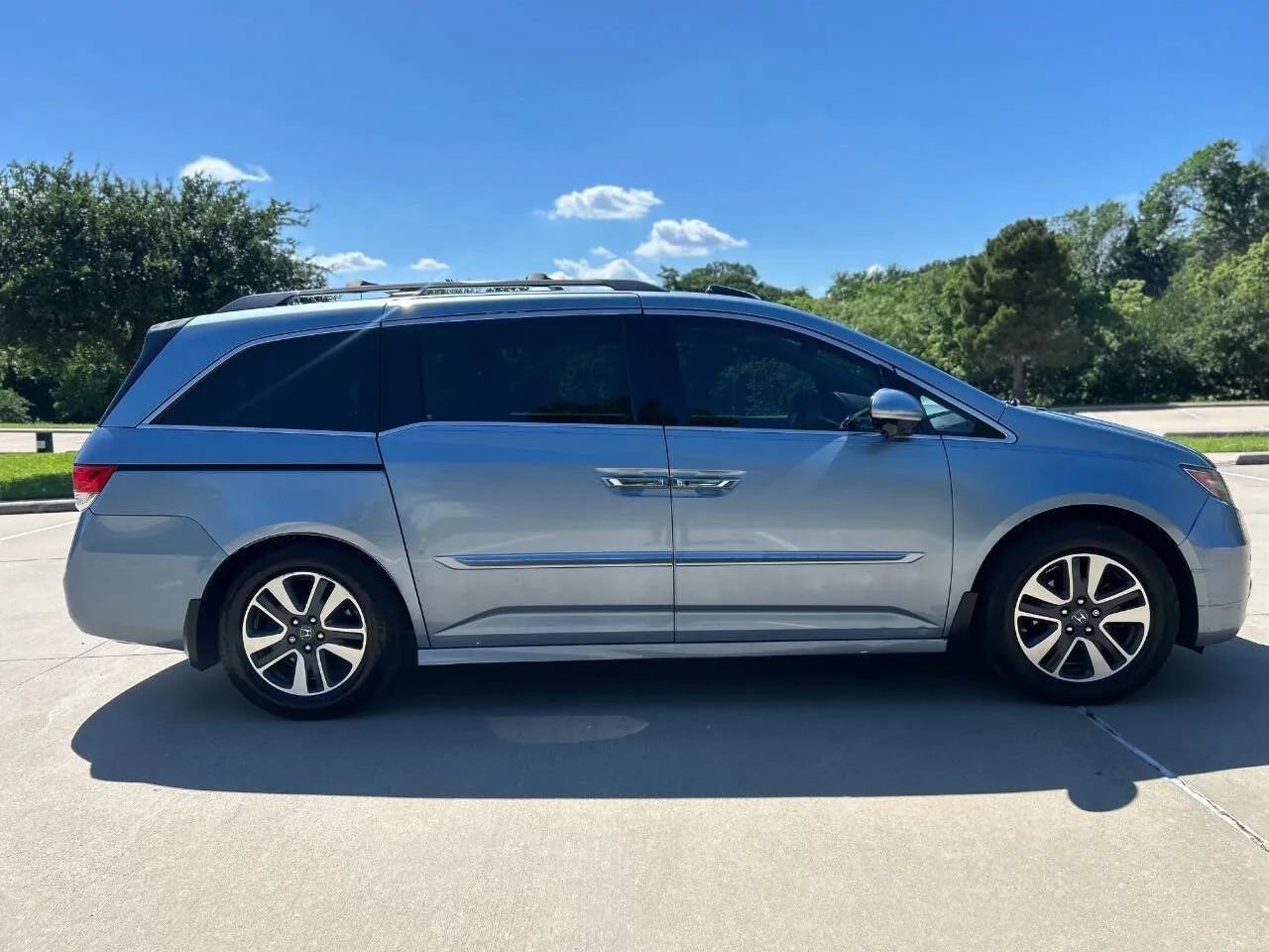 Used 2014 Honda Odyssey Touring image 5