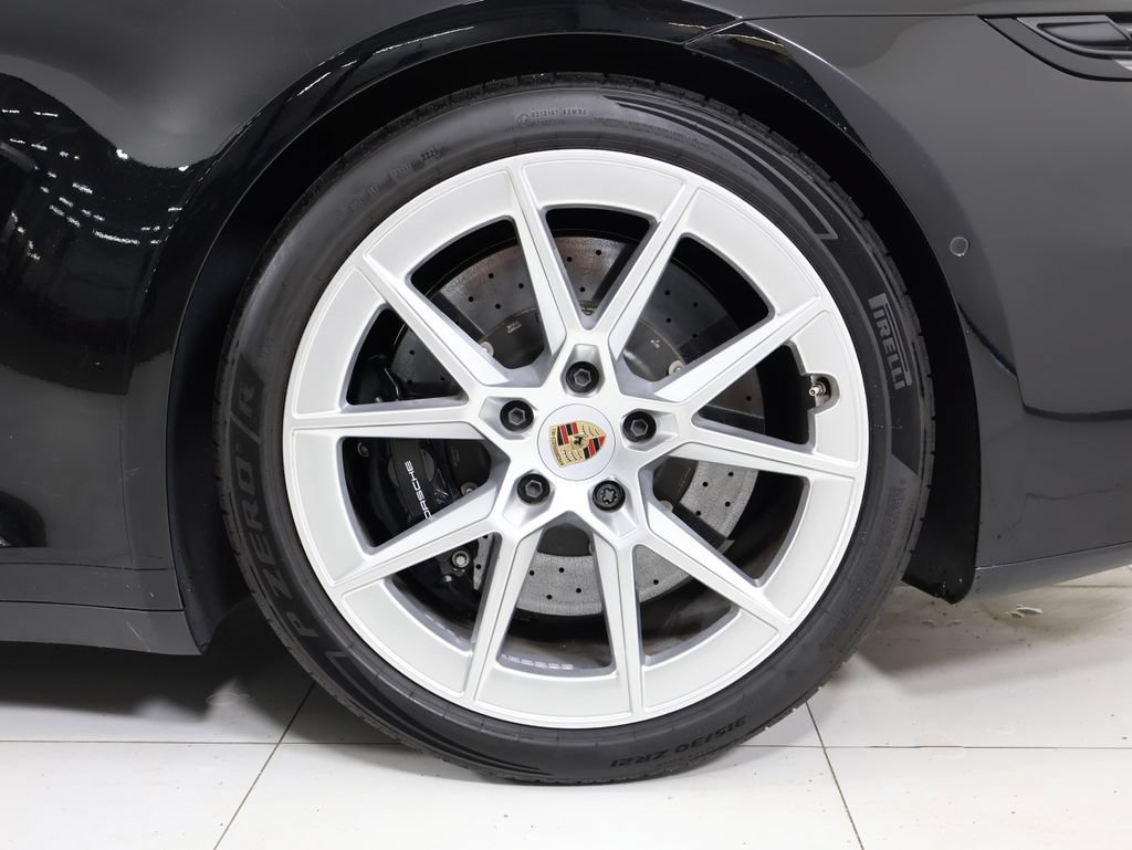 Certified 2025 Porsche 911 Carrera GTS RWD image 26