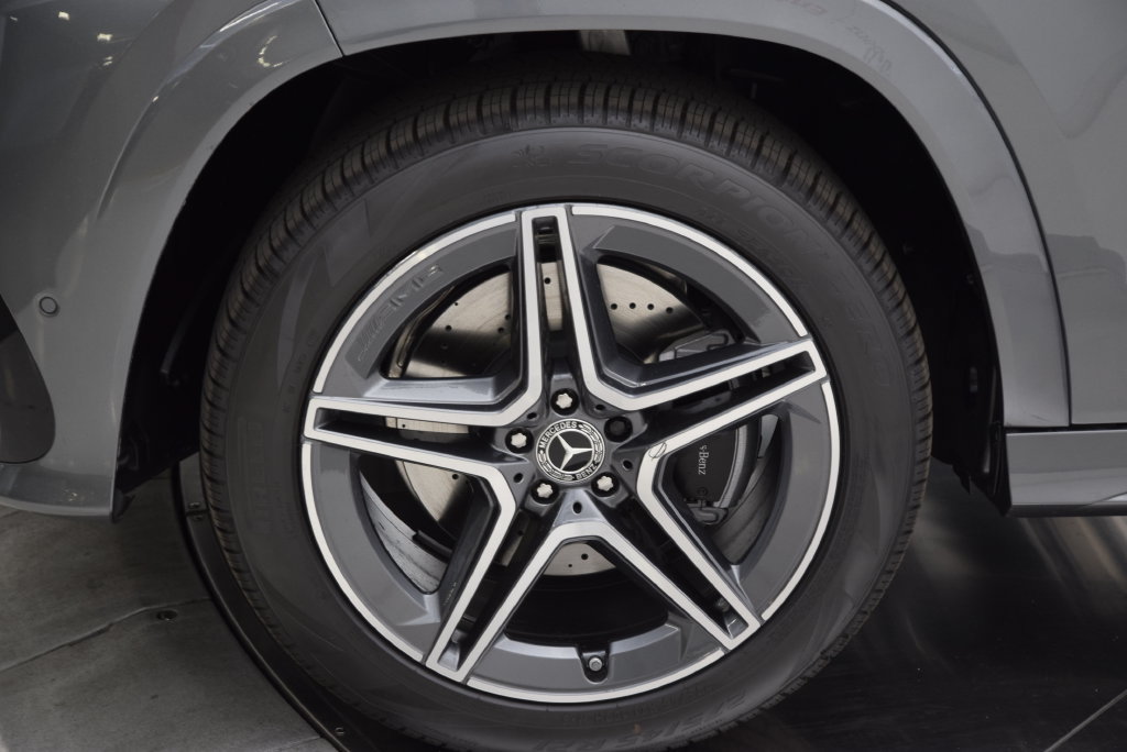 New 2026 Mercedes-Benz GLS 450 4MATIC image 12