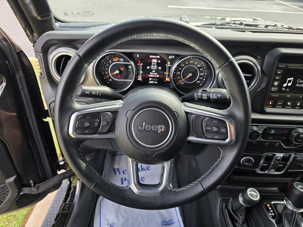 Used 2022 Jeep Wrangler Unlimited Sahara AWD/4WD image 17