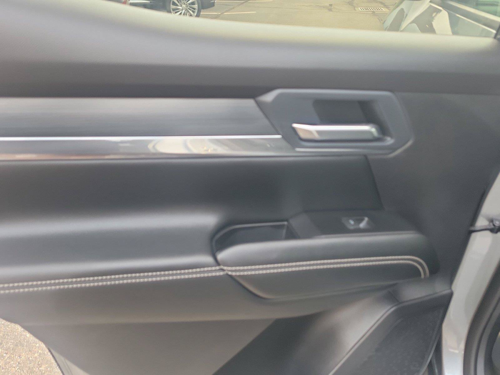 New 2027 GMC Terrain Elevation w/ Elevation Premium Package FWD image 12