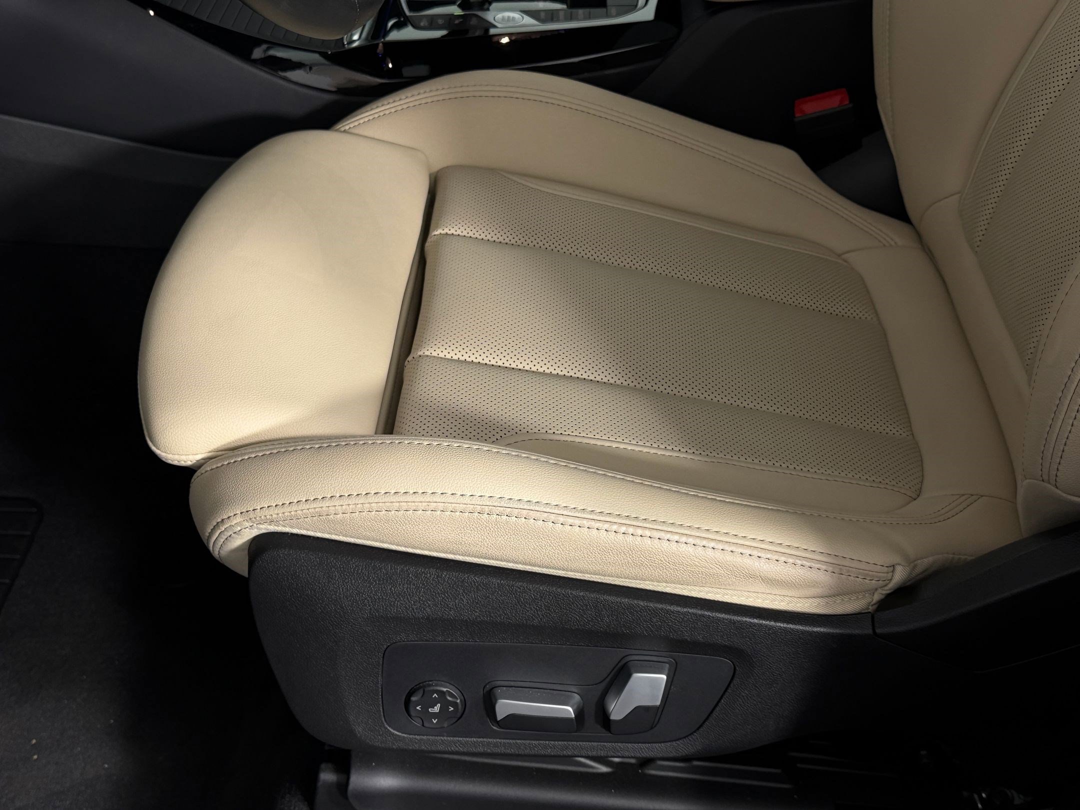 Certified 2023 BMW X3 sDrive30i w/ Premium Package image 13