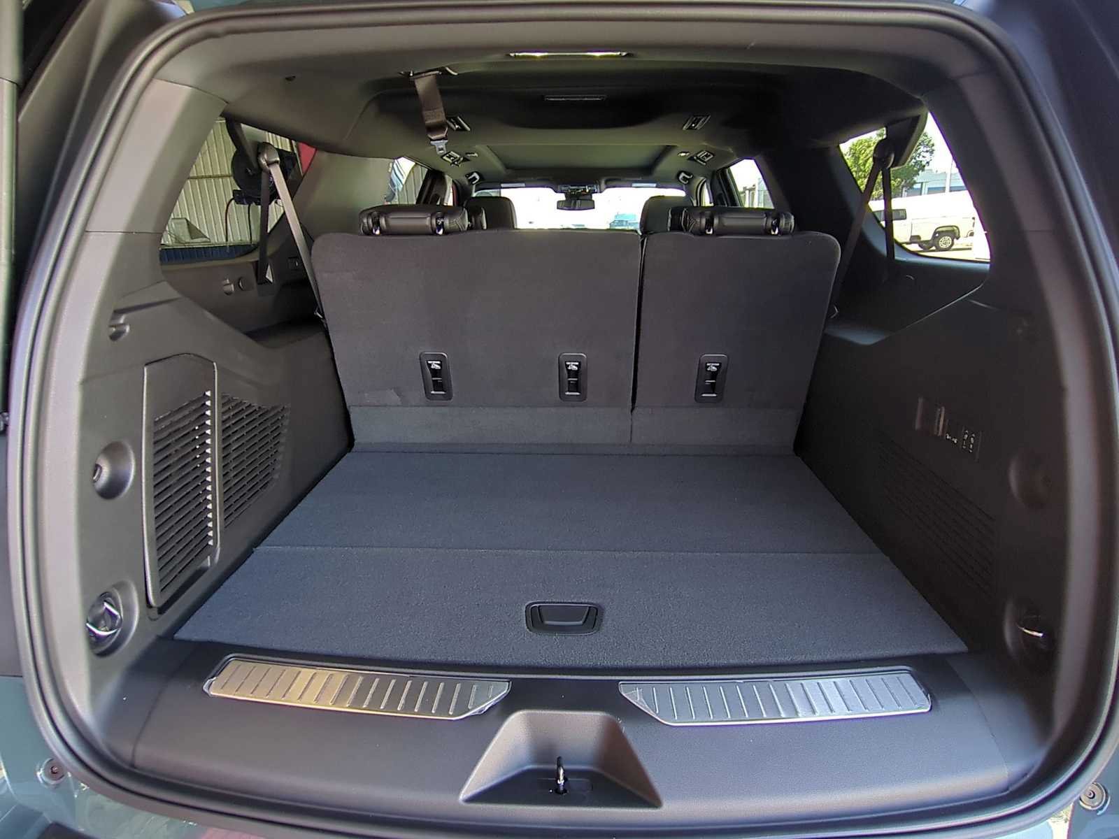 New 2026 Chevrolet Suburban RST w/ Comfort Package AWD/4WD image 26