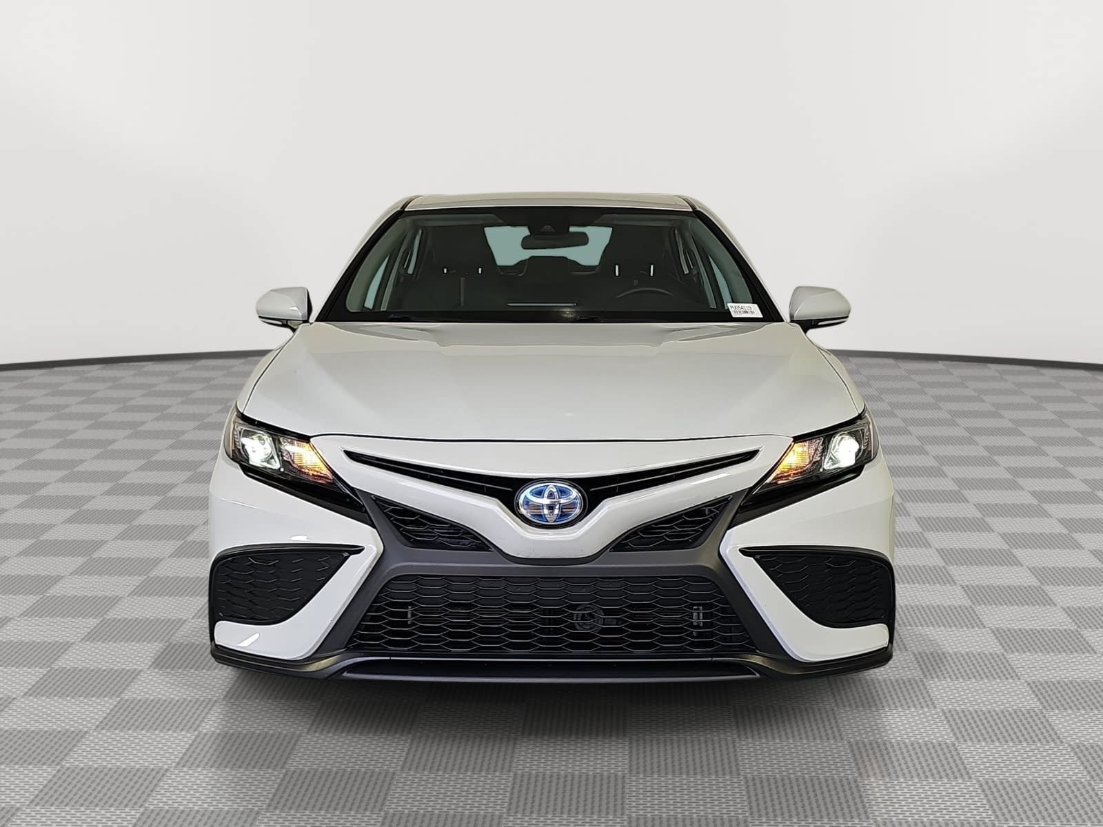 Used 2023 Toyota Camry SE FWD image 3
