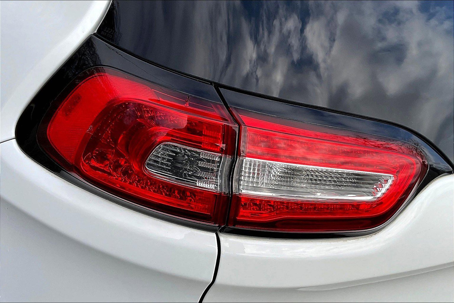 Used 2016 Jeep Cherokee Latitude w/ Cold Weather Group image 27