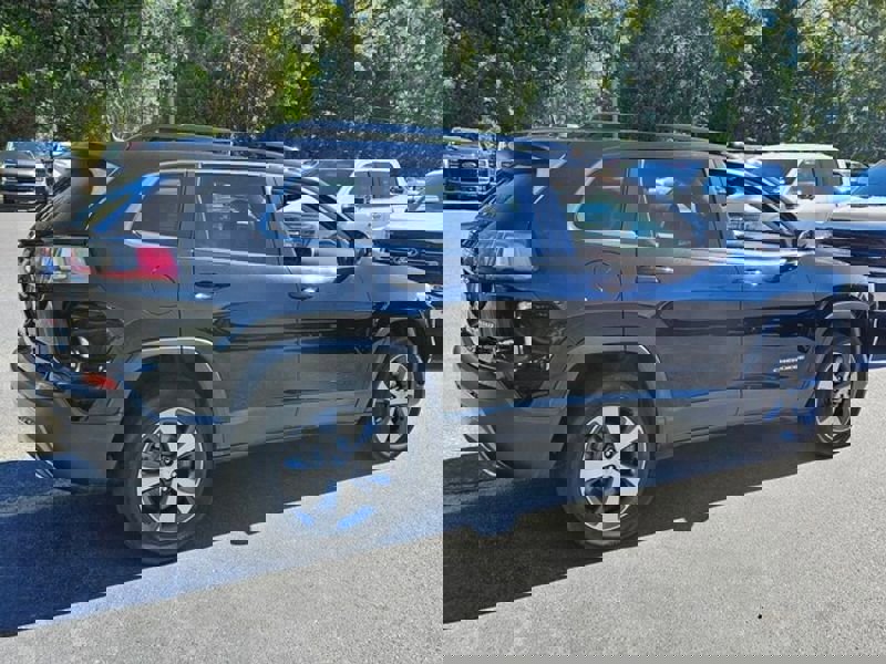 Used 2022 Jeep Cherokee Limited image 18